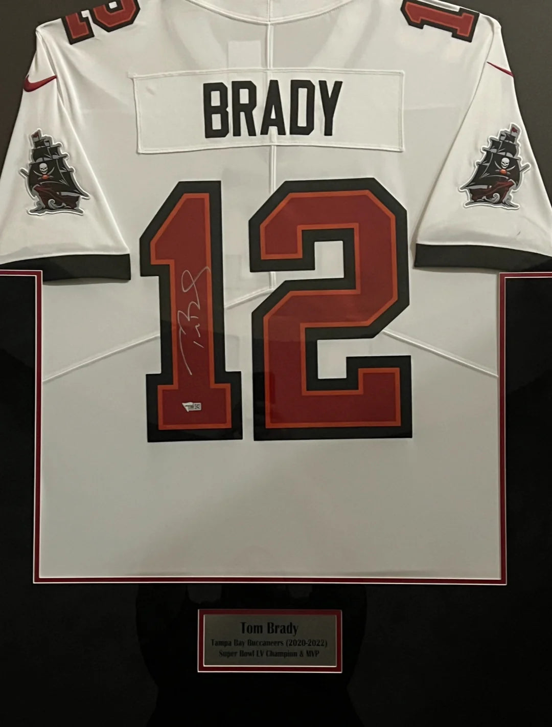 Tom Brady Signed Framed Authentic Buccaneers Jersey – Fanatics Authenticated